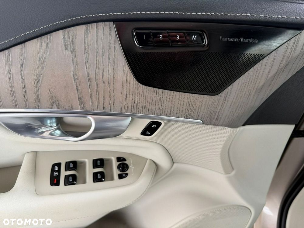 Volvo XC 90 - 17