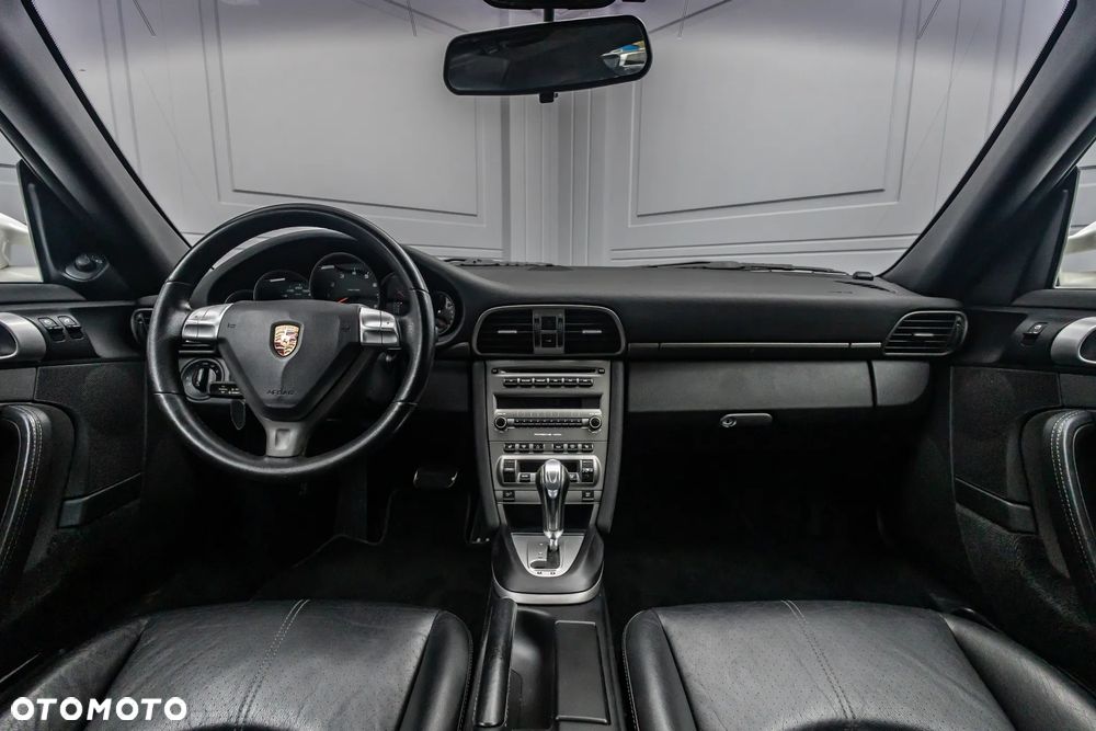 Porsche 911 Carrera Tiptronic S - 32