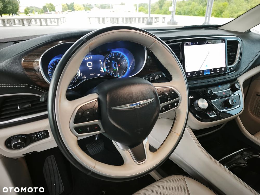 Chrysler Pacifica - 29