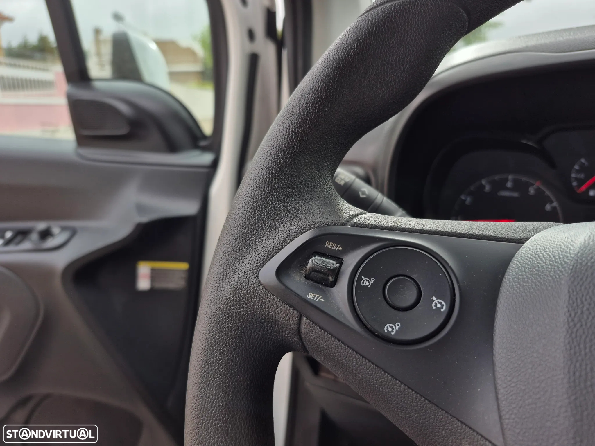 Opel Combo - 2020 | GARANTIA | Poucos KMS - 10