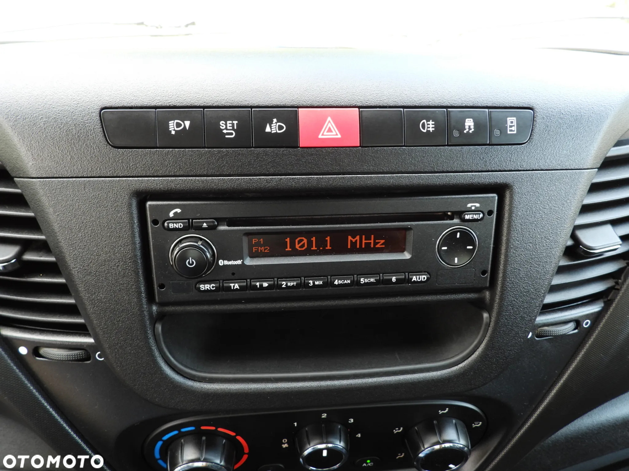 Iveco DAILY 35C15 WYWROTKA TEMPOMAT BLIŹNIACZE KOŁA KLIMATYZACJA 150KM [ 573517 ] - 34