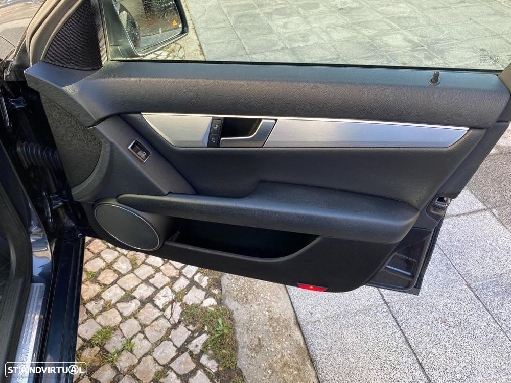 Mercedes-Benz C 220 Station CDI DPF Auto BlueEFFICIENCY Avantgarde - 31