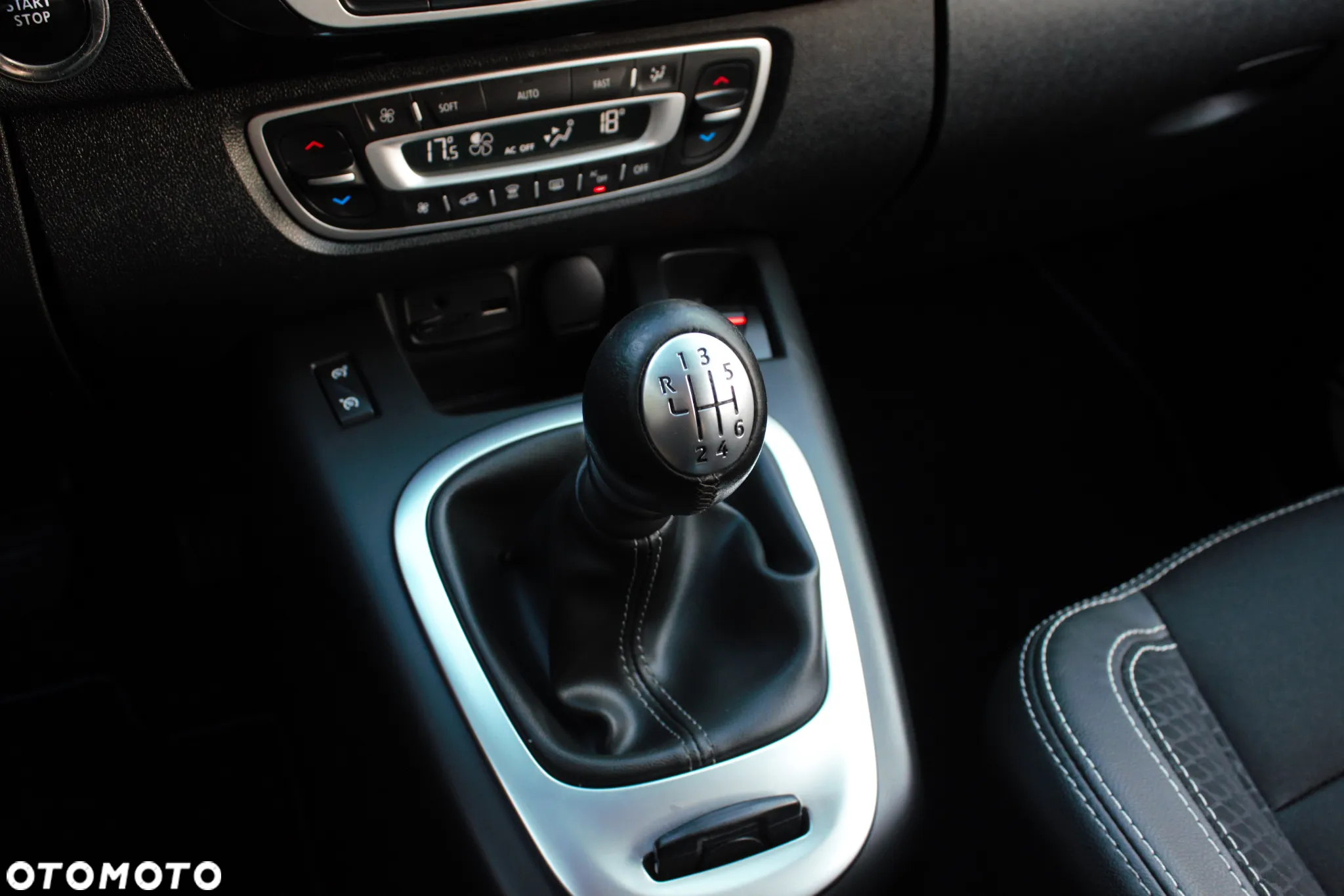 Renault Scenic ENERGY TCe 130 BOSE EDITION - 19