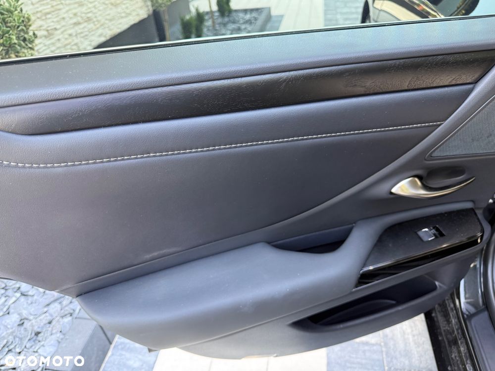 Lexus ES - 30