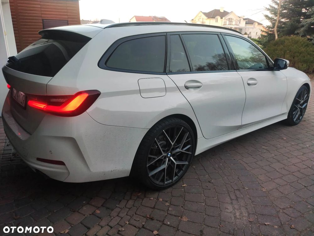 BMW Seria 3 318d Sport Line - 28
