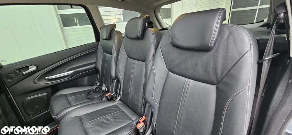 Ford S-Max - 15