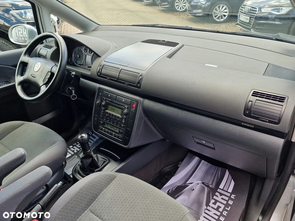 Volkswagen Sharan 1.9 TDI Comfortline Family - 25
