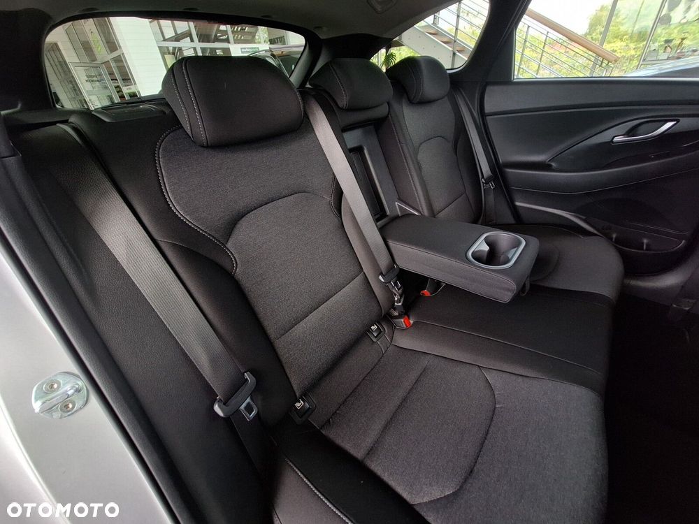 Hyundai i30 1.6 D Comfort DCT - 27