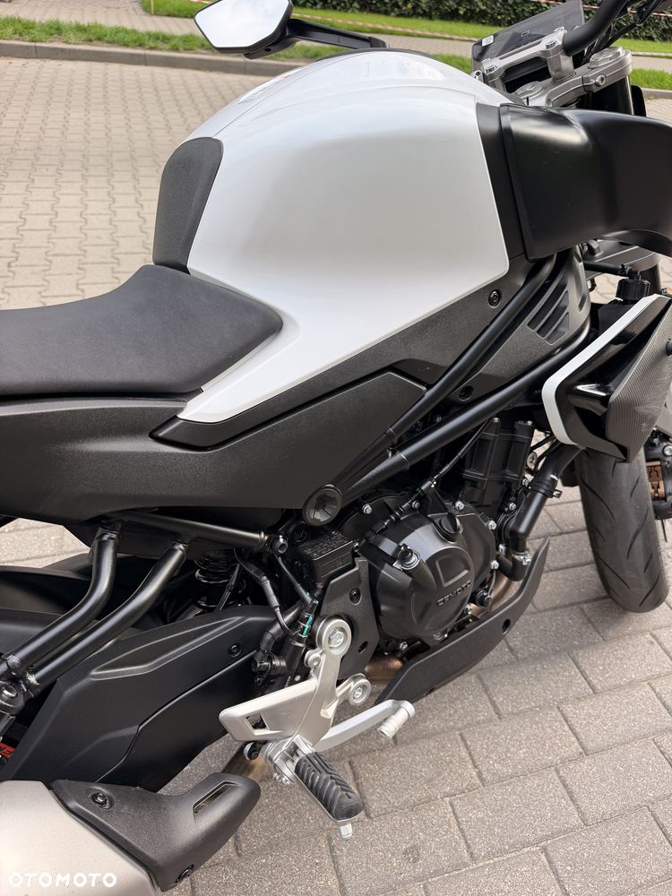 CFMoto 450NK - 32