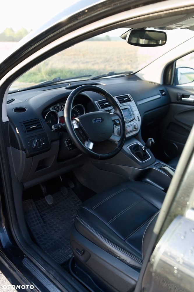 Ford Kuga - 13