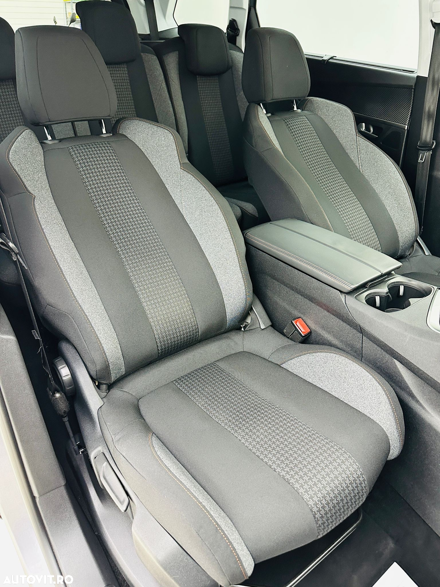 Peugeot 5008 - 24