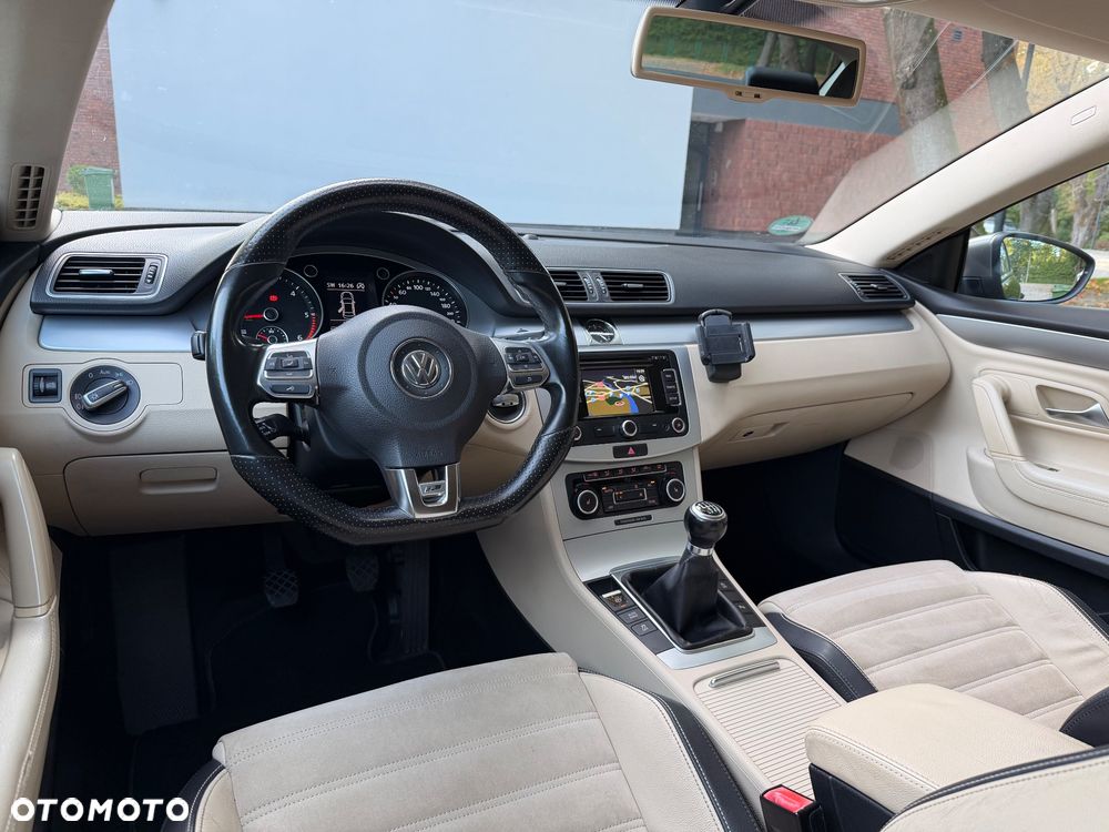 Volkswagen Passat CC - 13