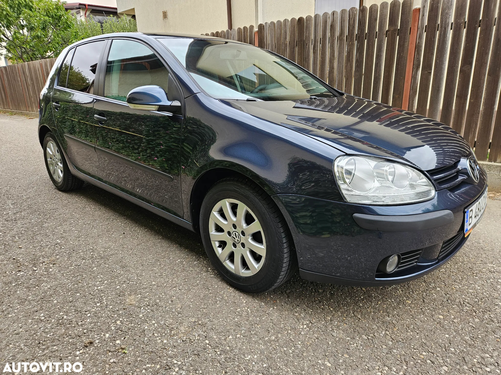 Volkswagen Golf - 5