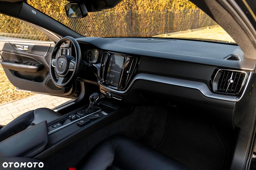 Volvo V60 D3 Geartronic Momentum - 24
