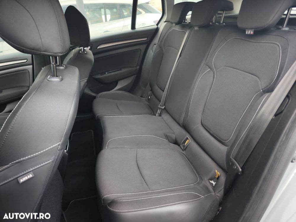 Renault Megane E-TECH Plug-in 160 BUSINESS EDITION - 12