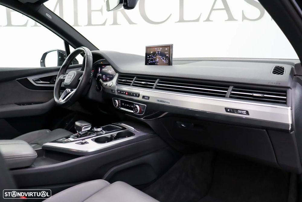 Audi Q7 3.0 TDI quattro S-line Tiptronic 7L - 44