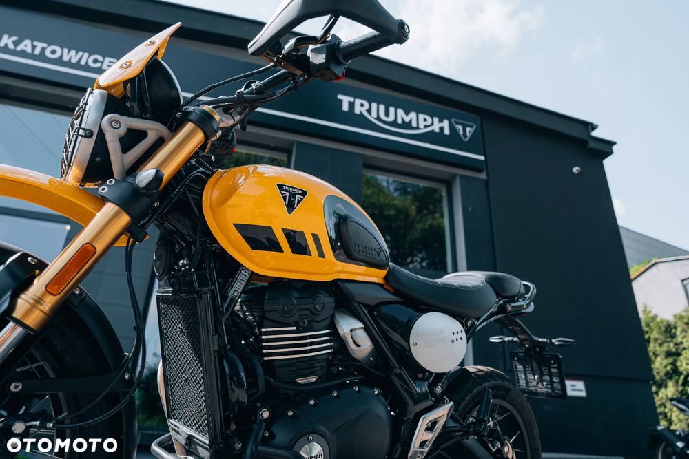 Triumph Scrambler - 15