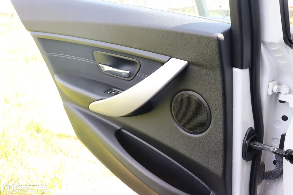 BMW 320 d Aut. Efficient Dynamics Edition - 14