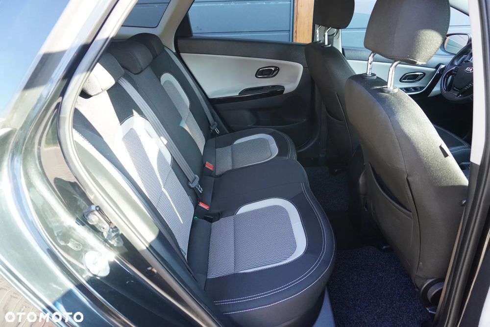 Kia Ceed 1.6 GDI ISG Dream-Team Edition - 11