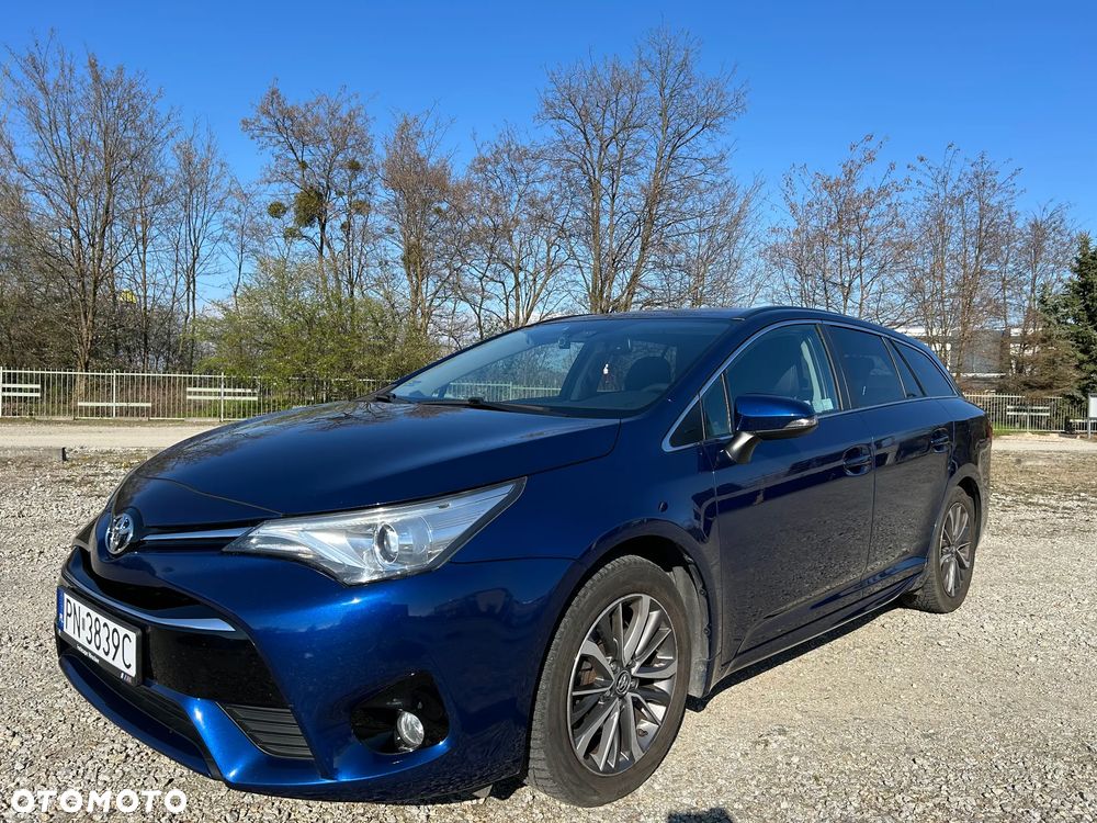 Toyota Avensis 2.0 D-4D Premium - 4