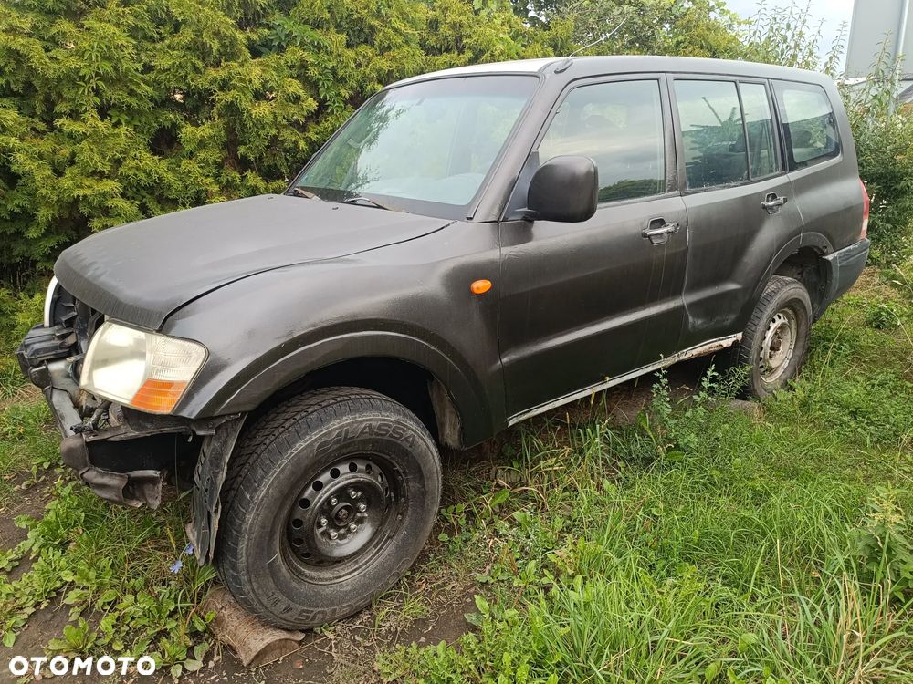 Mitsubishi Pajero - 1