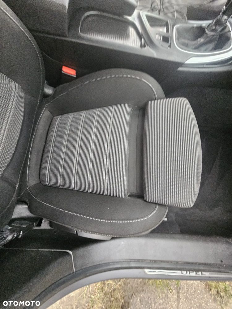 Opel Insignia - 16