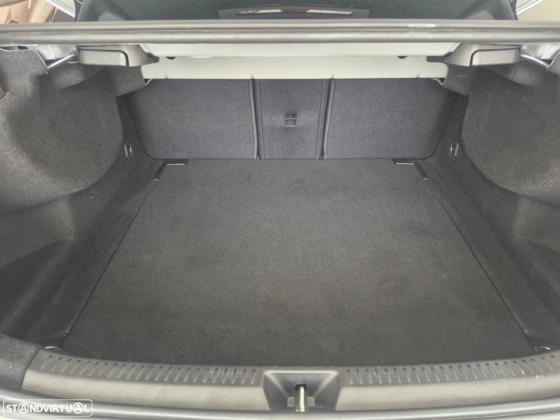 Mercedes-Benz A 180 Limousine d Progressive Aut. - 31