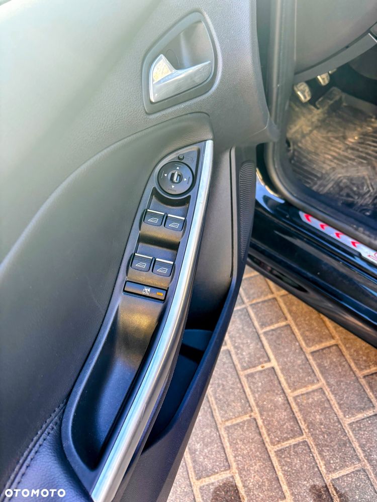 Ford Focus 2.0 EcoBoost ST mit Leder-Exclusiv-Paket - 25