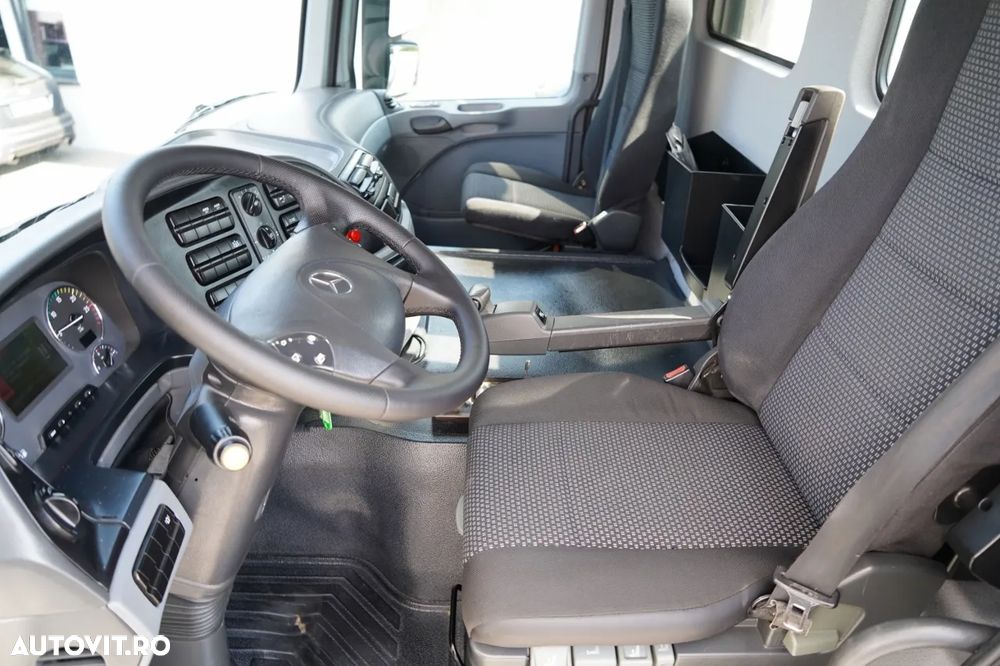 Mercedes-Benz ACTROS 2636 / 6x4 / CAROSERIE DE LIVRARE 7 M + HIAB HDS - EXTENSIE 12,6 M / PODEA REZISTENTĂ / RADIOCOMANDĂ / ROTATOARE / IMPORTAT - 28