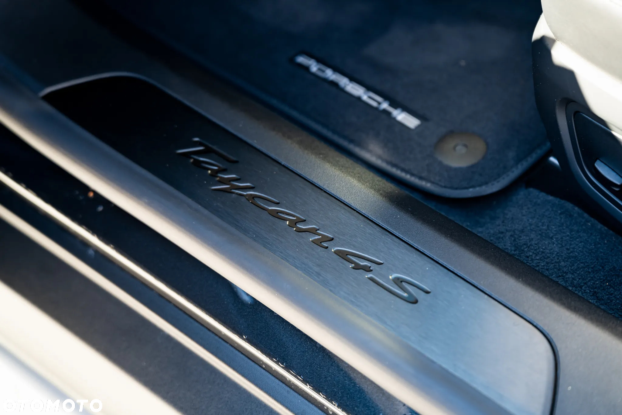 Porsche Taycan - 21