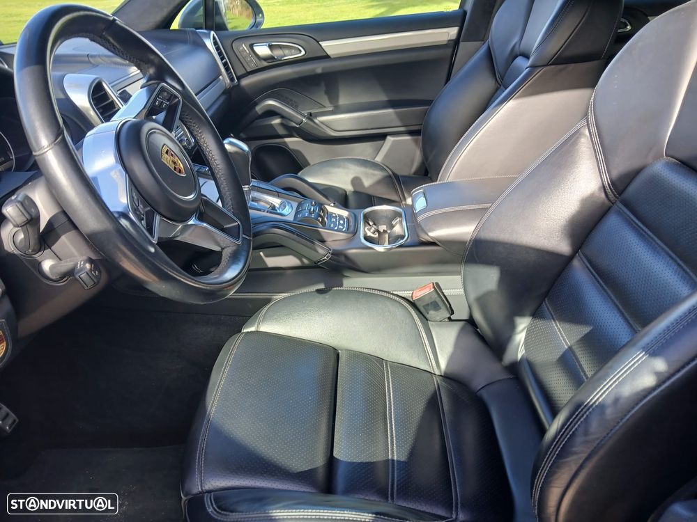 Porsche Cayenne GTS - 22