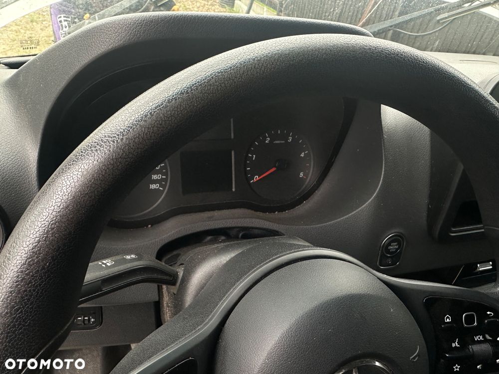 Mercedes-Benz Sprinter - 13