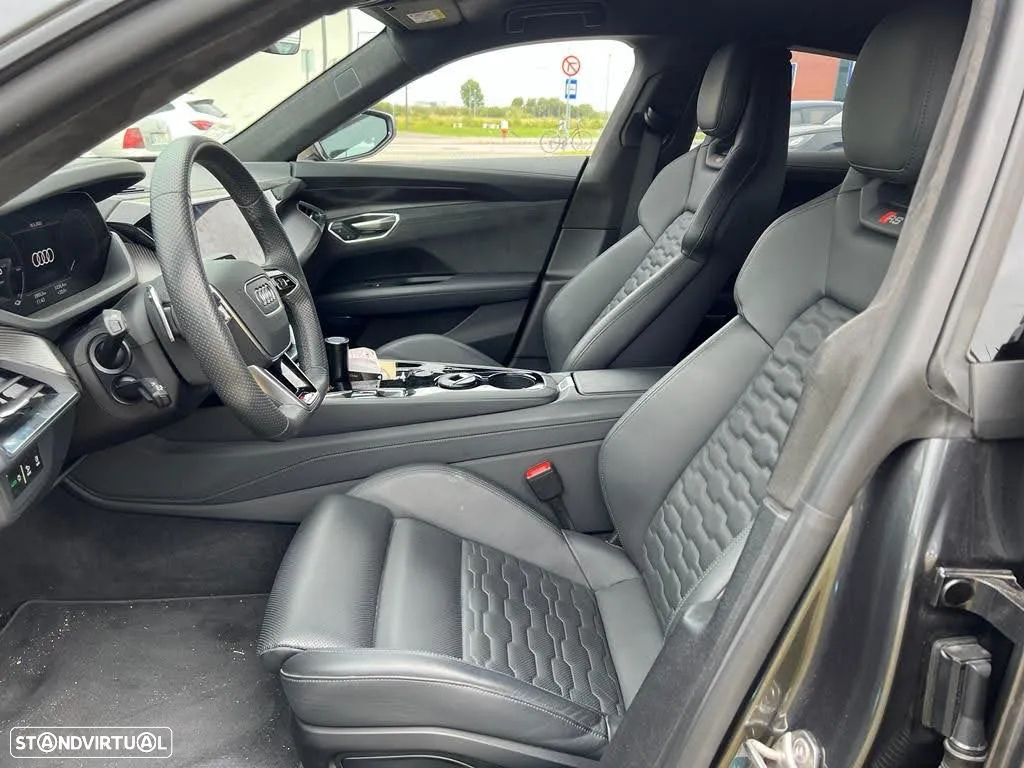 Audi RS e-tron GT quattro - 16