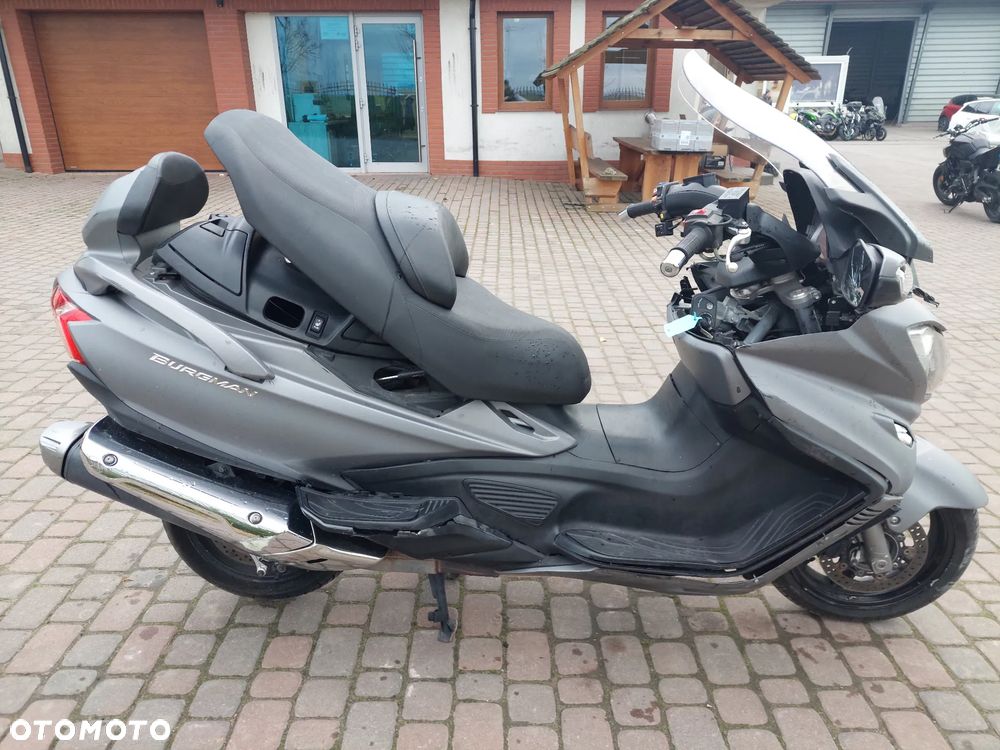 Suzuki Burgman - 8