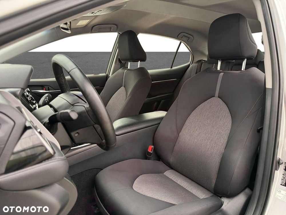 Toyota Camry - 11