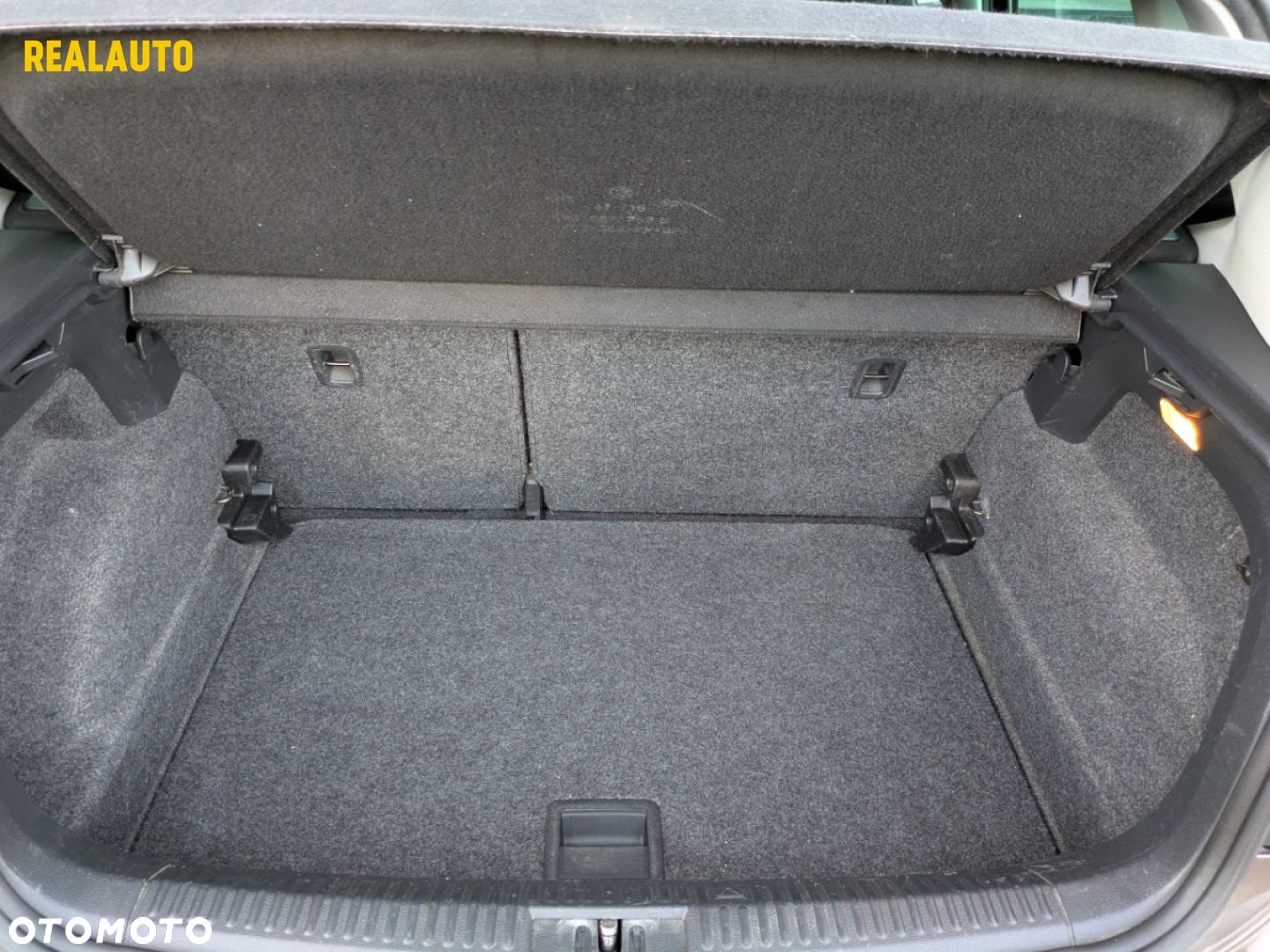Volkswagen Polo - 15