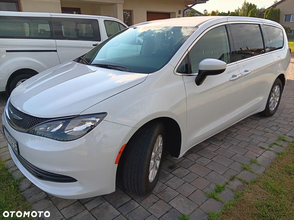 Chrysler Pacifica - 2