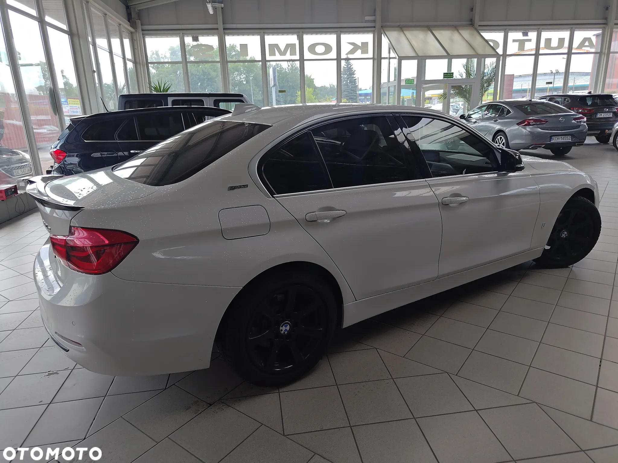 BMW Seria 3 330e iPerformance M Sport Shadow - 14