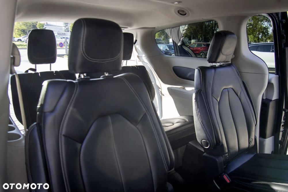 Chrysler Pacifica - 9