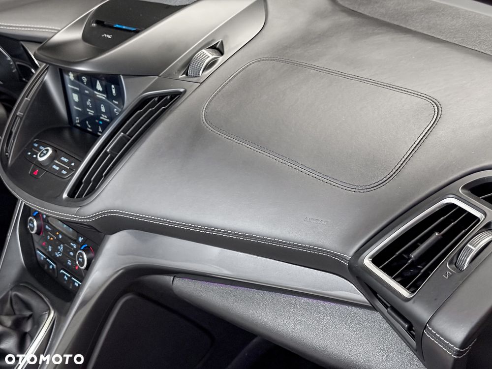 Ford Kuga 2.0 TDCi 4x4 Vignale - 39