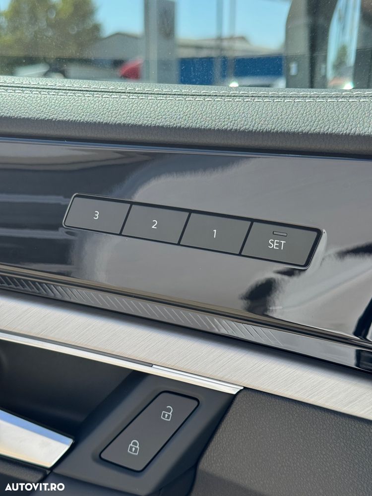 Volkswagen Touareg V6 TDI 4MOTION Elegance - 28