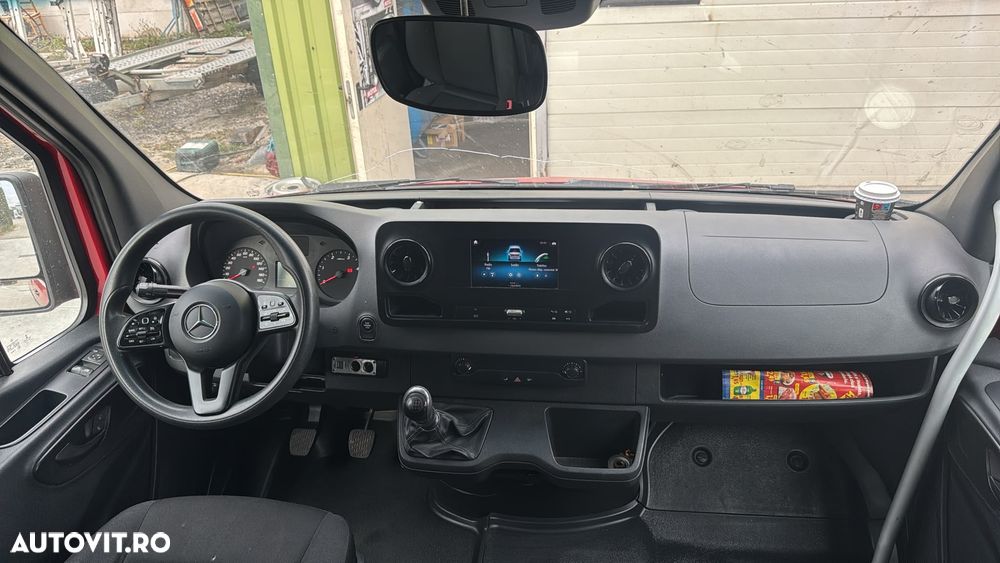 Mercedes-Benz Sprinter - 11