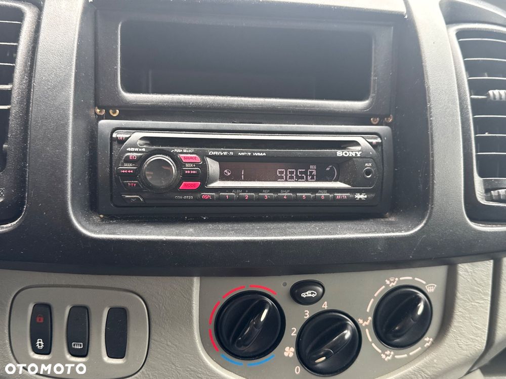 Renault Trafic - 11