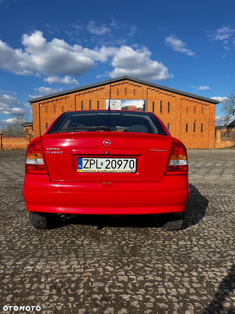 Opel Astra 1.4 - 4