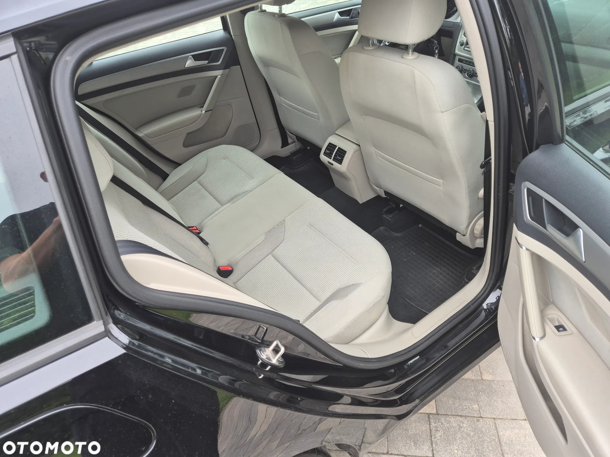 Volkswagen Golf VI 1.6 TDI BlueMot Trendline - 17