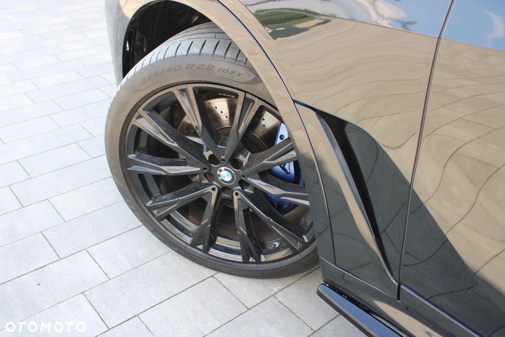 BMW X7 M50i sport - 33