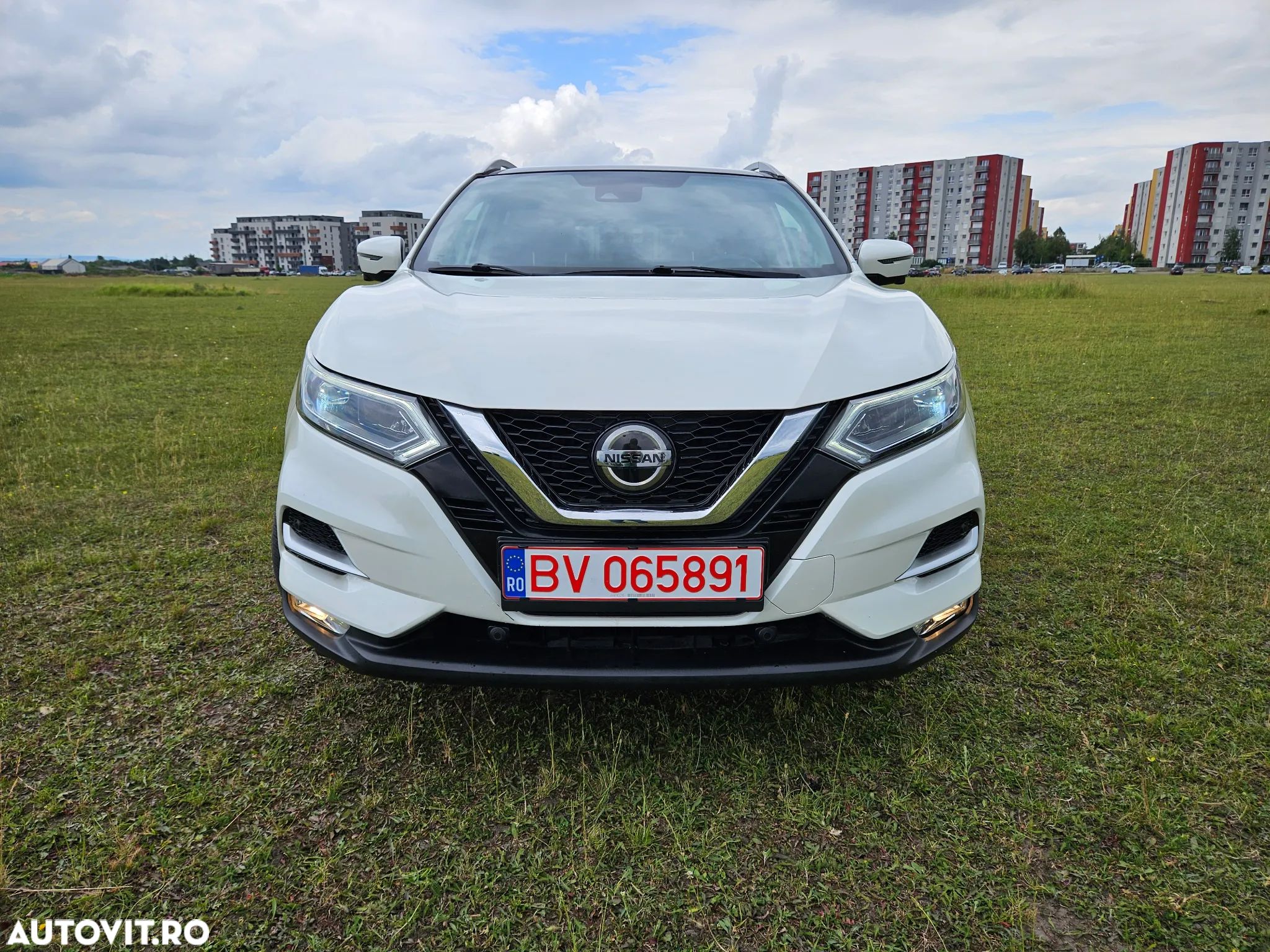 Nissan Qashqai 1.3 DIG-T N-CONNECTA - 1
