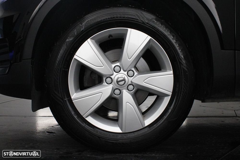 Volvo XC 40 1.5 T2 Momentum Core — fotografia 35