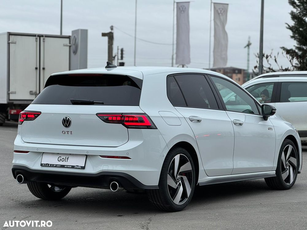 Volkswagen Golf GTI - 6