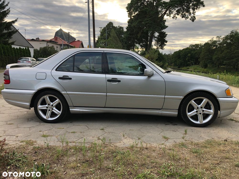 Mercedes-Benz Klasa C 43 AMG - 16